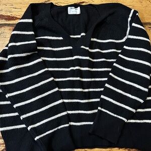 Old Navy sweater size L